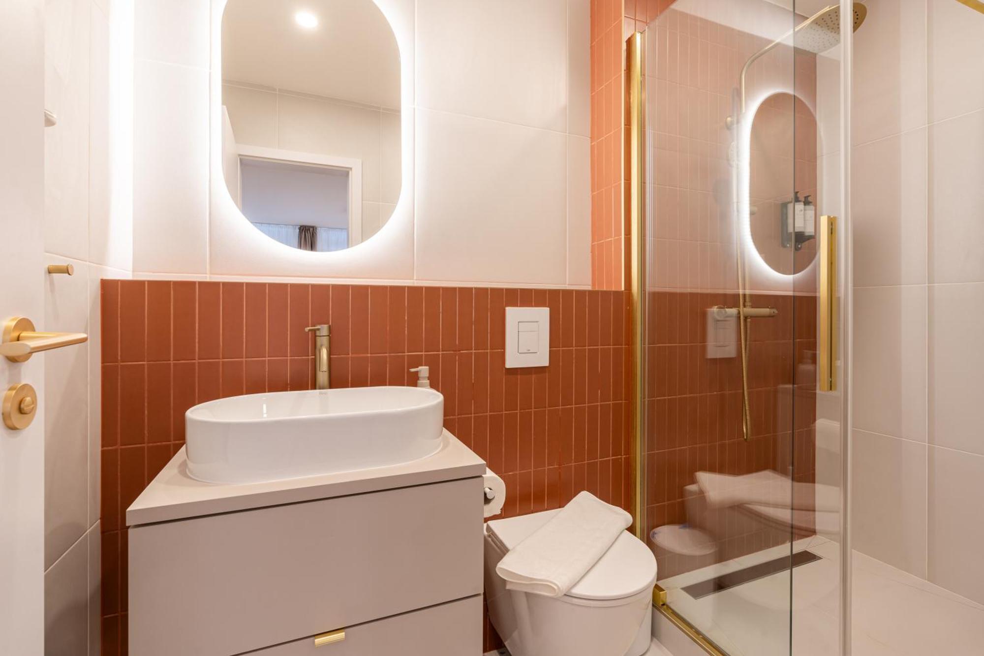 Asboth Boutique Suites, Location By Bqa Apartament