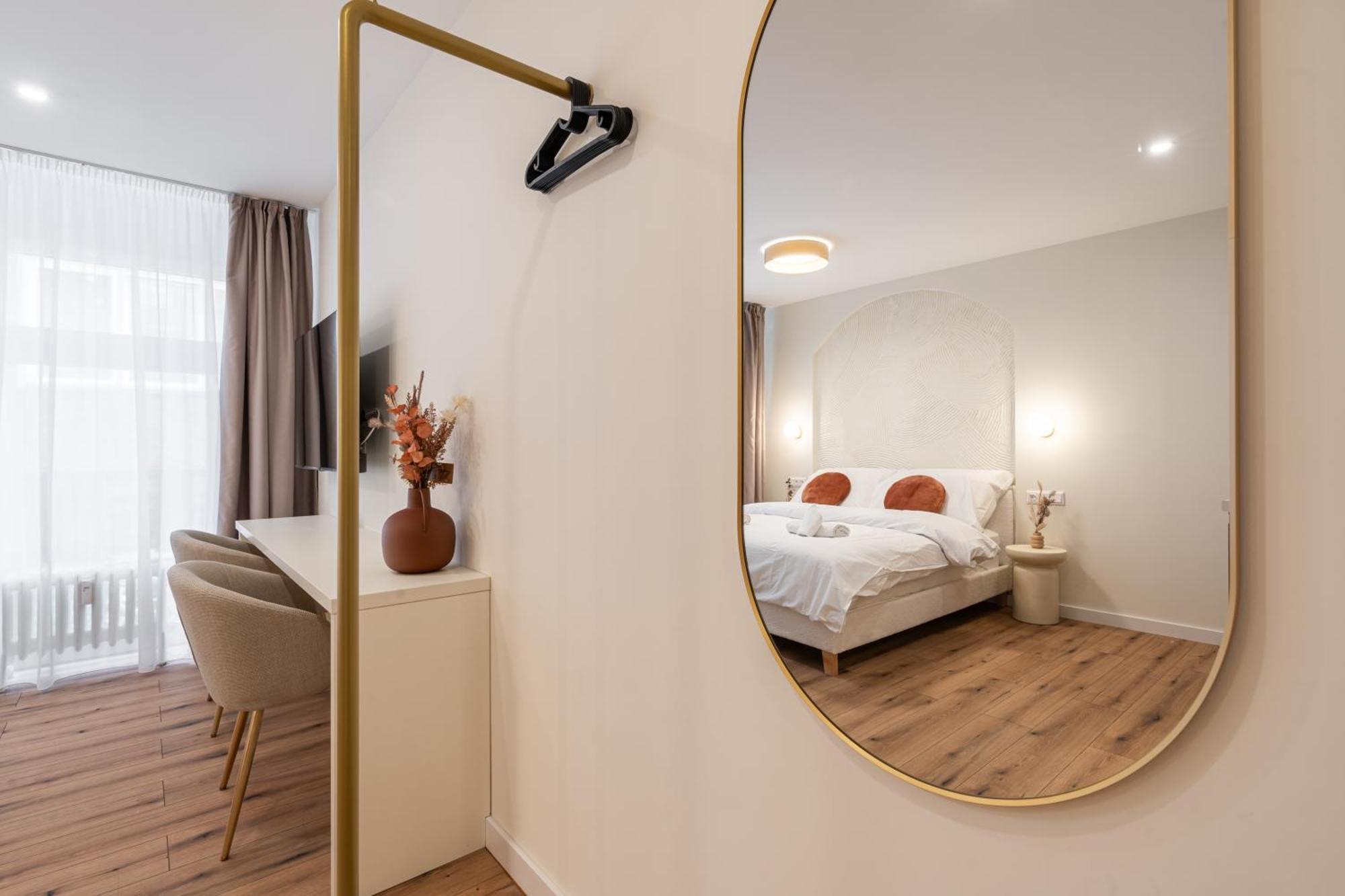 Asboth Boutique Suites, Location By Bqa Apartament *